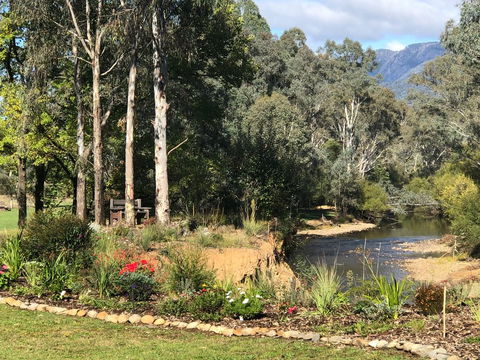 GGs By The River - Goulburn Accommodation 2