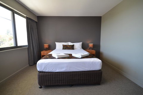 Gladstone Reef Hotel Motel - Goulburn Accommodation 0