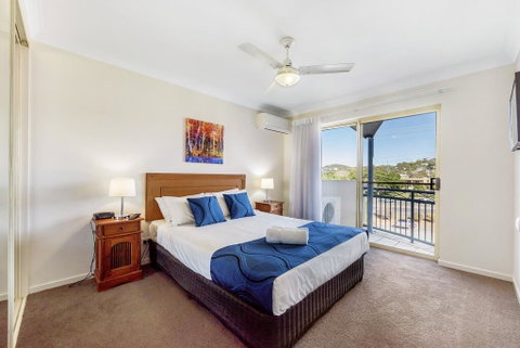 Golden Riviera Absolute Beachfront Resort - Goulburn Accommodation 3