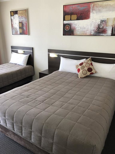 Golden West Motor Inn - Goulburn Accommodation 2