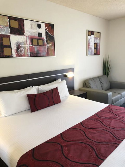 Golden West Motor Inn - Goulburn Accommodation 1