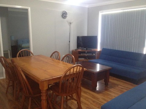 Green Meadow - Goulburn Accommodation 1