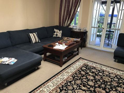 Guest House On Hyde - Goulburn Accommodation 2