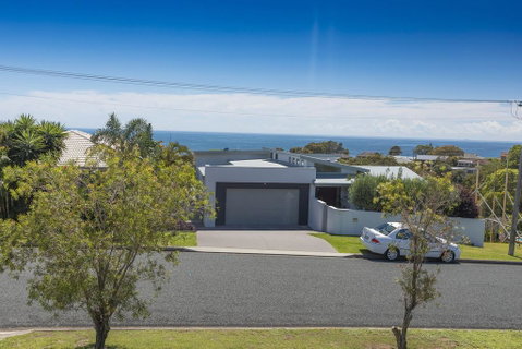 HAMPTONS - Goulburn Accommodation 1