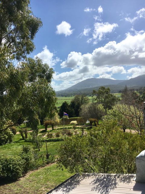 Highfield Cottage - Goulburn Accommodation 3