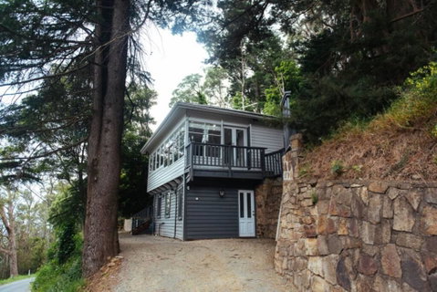 Hilltop Heaven - Goulburn Accommodation 2