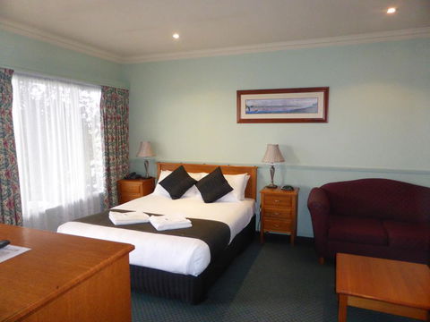 Hilltop Motel - Goulburn Accommodation 3