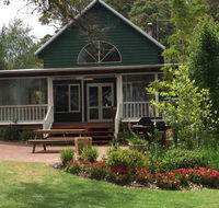 Hillview Chalet - Goulburn Accommodation