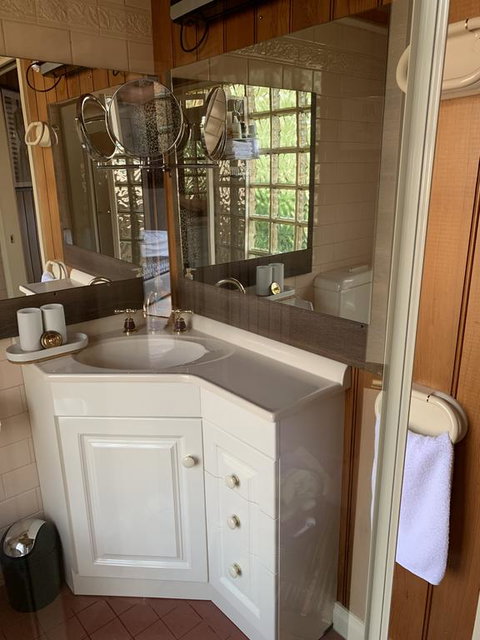 Holly Cottage - Goulburn Accommodation 0