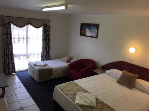 Homestead Motel - Goulburn Accommodation 3