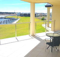 Island Waterfront Getaway - WiFi - Goulburn Accommodation