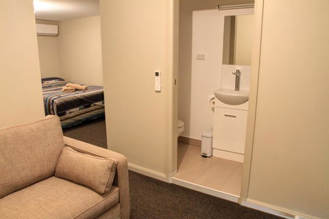 Ivanhoe Hotel Motel - Goulburn Accommodation 2
