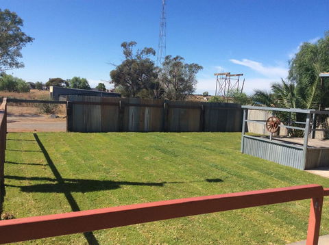 Ivanhoe Hotel Motel - Goulburn Accommodation 1