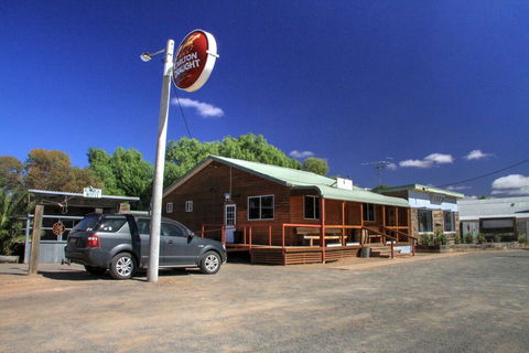 Ivanhoe Hotel Motel - Goulburn Accommodation 0