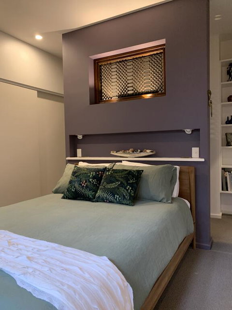 Jacaranda Garden Retreat - Goulburn Accommodation 2