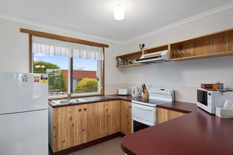 Josie Villa - Beautiful West Burnie: Long Or Short Term - Goulburn Accommodation 3