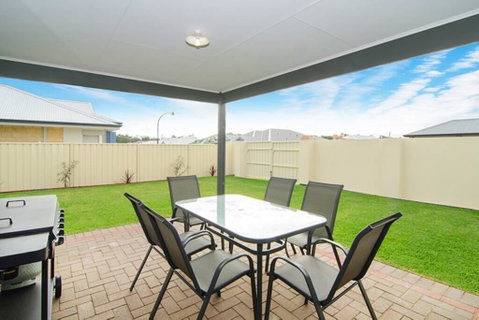 Kangaroo Retreat - Goulburn Accommodation 0