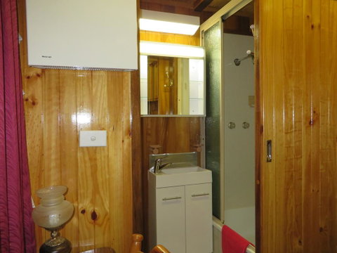 Karelia Alpine Lodge - Goulburn Accommodation 3