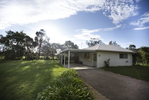Karinya Cottage - Pet Friendly Country Retreat - Goulburn Accommodation 1