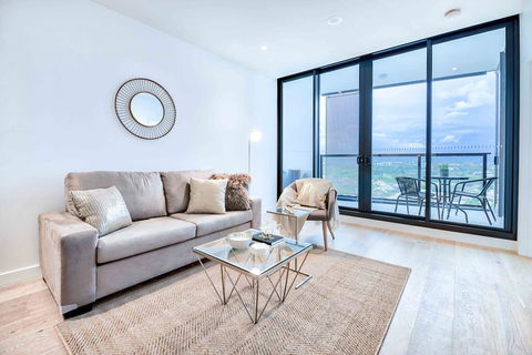 KOZYGURU FORTITUDE VALLEY HIGH LEVEL 2 BED APT + FREE PARKING QFV179-2612 - Goulburn Accommodation 0