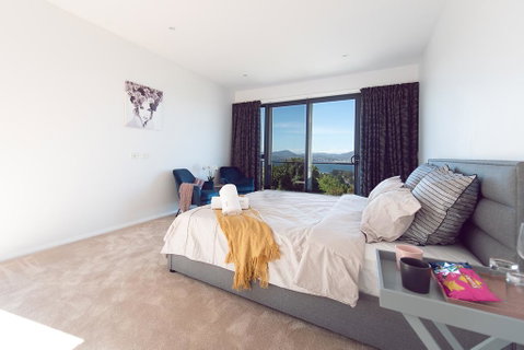 La Vie Luxury Bay View - Goulburn Accommodation 0