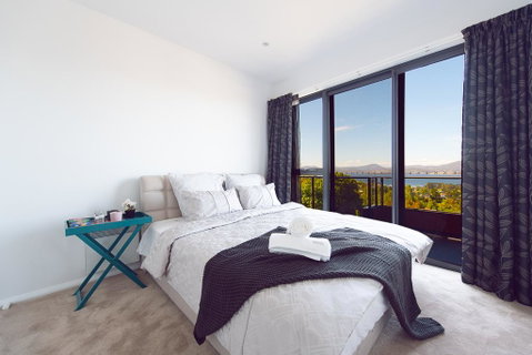 La Vie Luxury Bay View - Goulburn Accommodation 3
