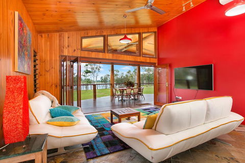 Lake Tinaroo Waterfrontage - Goulburn Accommodation 0