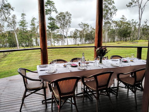 Lake Tinaroo Waterfrontage - Goulburn Accommodation 1