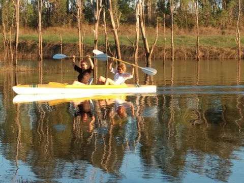 Lake Tinaroo Waterfrontage - Goulburn Accommodation 3