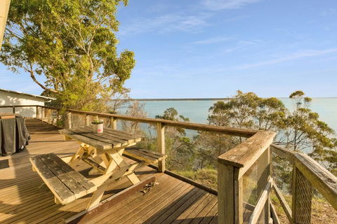 Lakescapes Cottage - 180 Degree Panoramic Views - Goulburn Accommodation 1