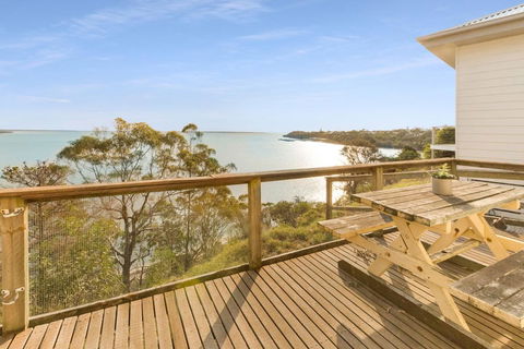 Lakescapes Cottage - 180 Degree Panoramic Views - Goulburn Accommodation 2