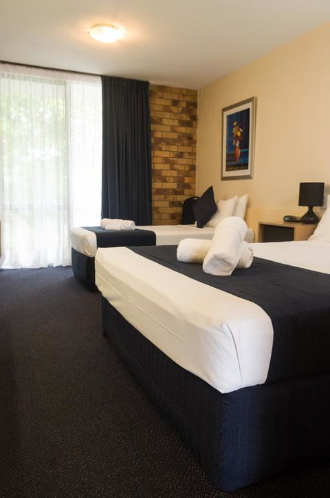 Lancaster Court Motel - Goulburn Accommodation 3