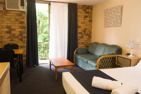 Lancaster Court Motel - Goulburn Accommodation 1