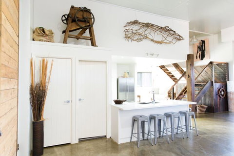 Lazy River Estate Boat House Villa - Goulburn Accommodation 2