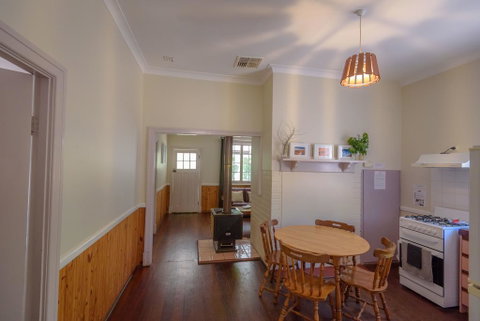 Lewana Cottages - Goulburn Accommodation 3