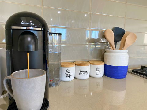 Luxury 3BR Home With KING Bed Metung - Goulburn Accommodation 1