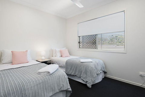 Luxury Home Close To Sleemans, QE2 Hospital & Griffith Uni - Goulburn Accommodation 3