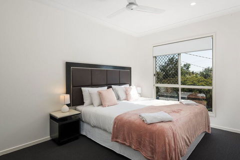 Luxury Home Close To Sleemans, QE2 Hospital & Griffith Uni - Goulburn Accommodation 2