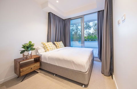 LuxuryBrandNew2Bedroom:HotTub,Pool,BarWiFi&CarPark - Goulburn Accommodation 0
