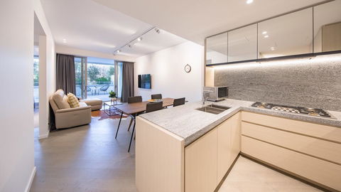 LuxuryBrandNew2Bedroom:HotTub,Pool,BarWiFi&CarPark - Goulburn Accommodation 2