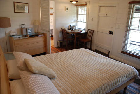 Mancuso Country Cottage Retreat - Goulburn Accommodation 3