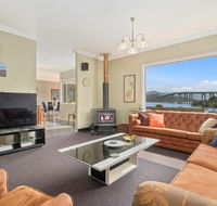 Manfield City Waterfront View Cottage - Goulburn Accommodation