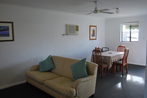 Maple Tree Cottage - Goulburn Accommodation 0