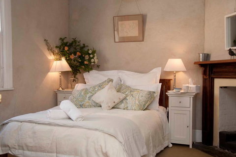 Marsh House - Goulburn Accommodation 1