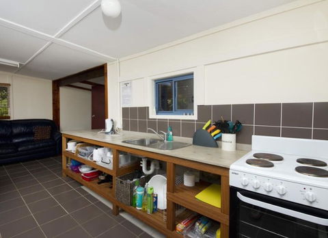 Mick's Beach Cottage - Seal Rocks Beachfront - Goulburn Accommodation 2