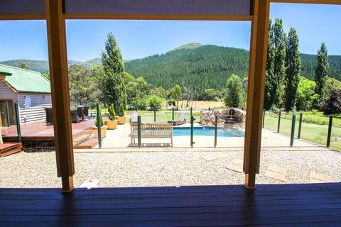Mill Cottage - Goulburn Accommodation 2