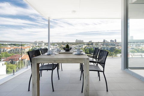 Minimalist Penthouse Condo With Skyline Vistas - Goulburn Accommodation 0