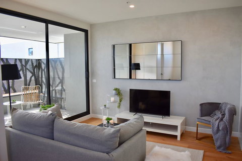 Modern And Elegant Apartment Near The Beach - Goulburn Accommodation 0