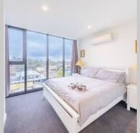 Modern Luxury 3 Bedroom Apartment with Sea Views - Goulburn Accommodation