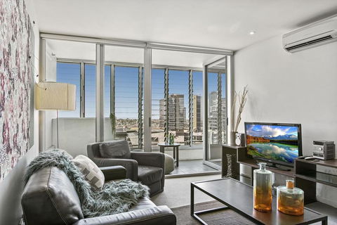Modern Two Bedroom Apartment In Melbourne CBD - Goulburn Accommodation 0